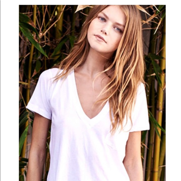 Caleigh & Clover the perfect white tee. - Picture 1 of 1